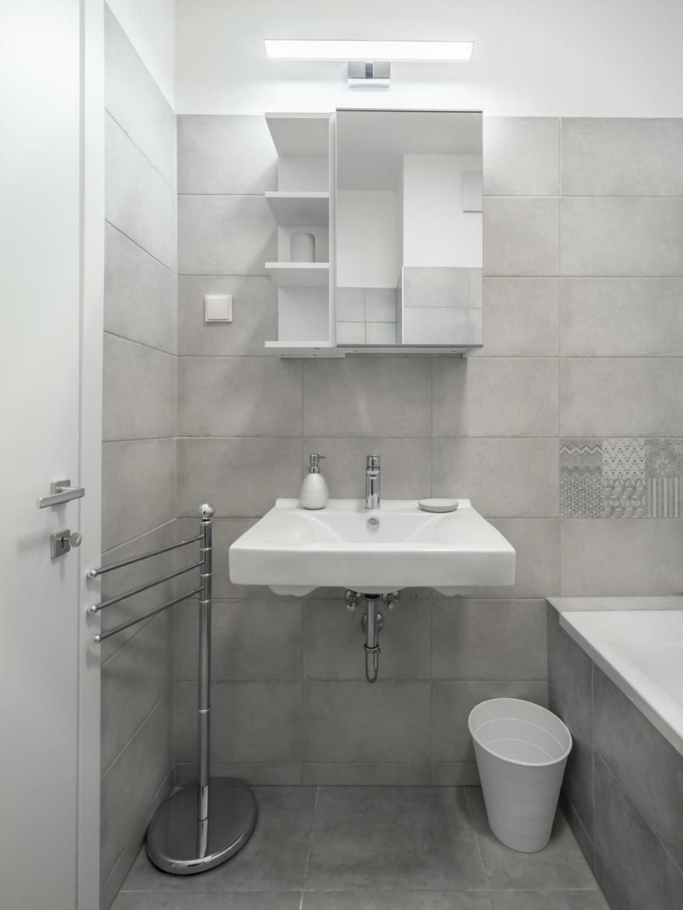 Bpr Chic White Home With Terrace & A/C & Garage Budapeszt Zewnętrze zdjęcie